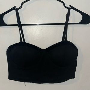 Black Crop-Top